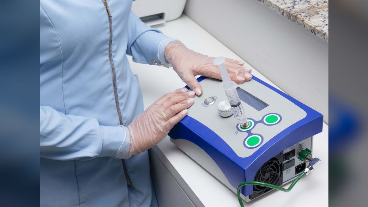 What does a fractional CRO do for a medical device business in 2027?