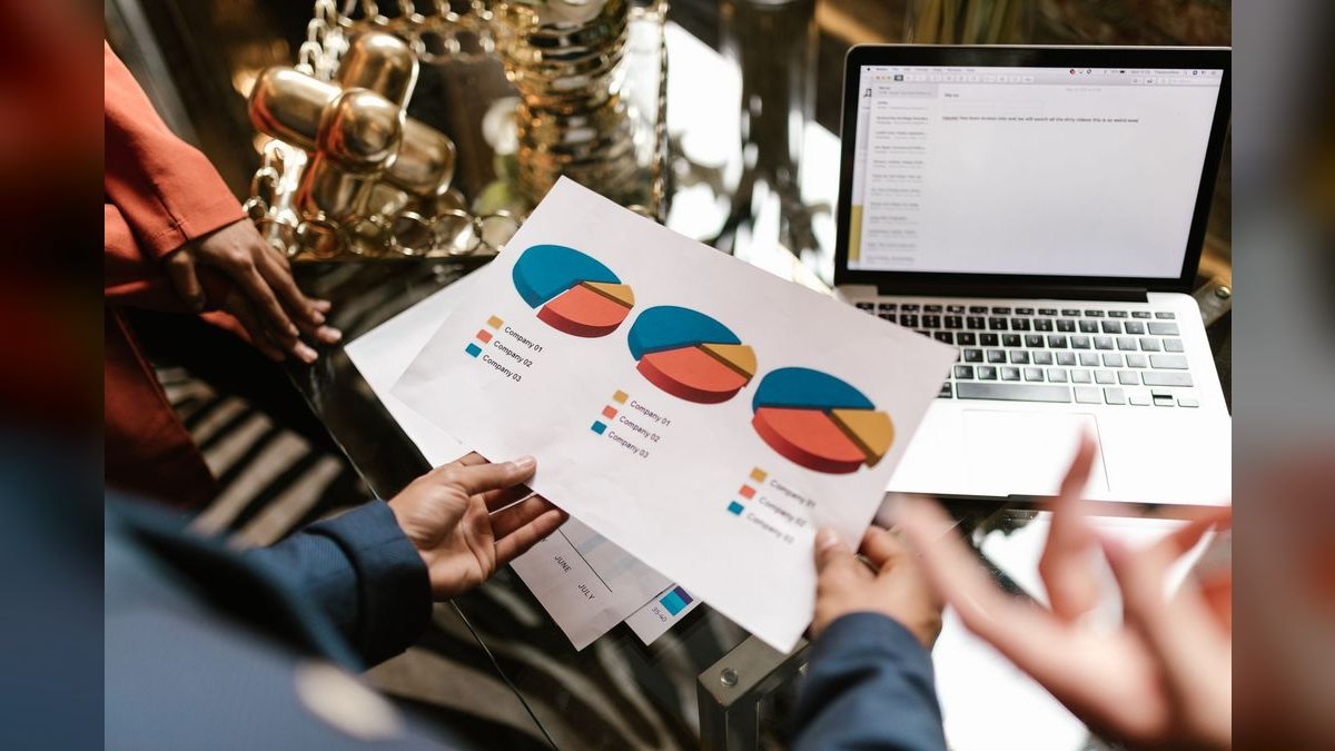 What does a fractional CRO do for a martech business in 2027?