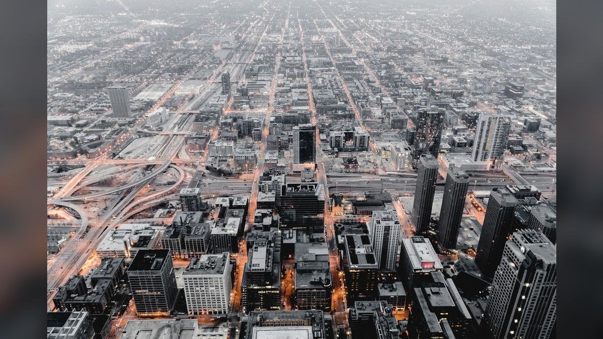 What does a fractional CRO do for a proptech business — figure 1