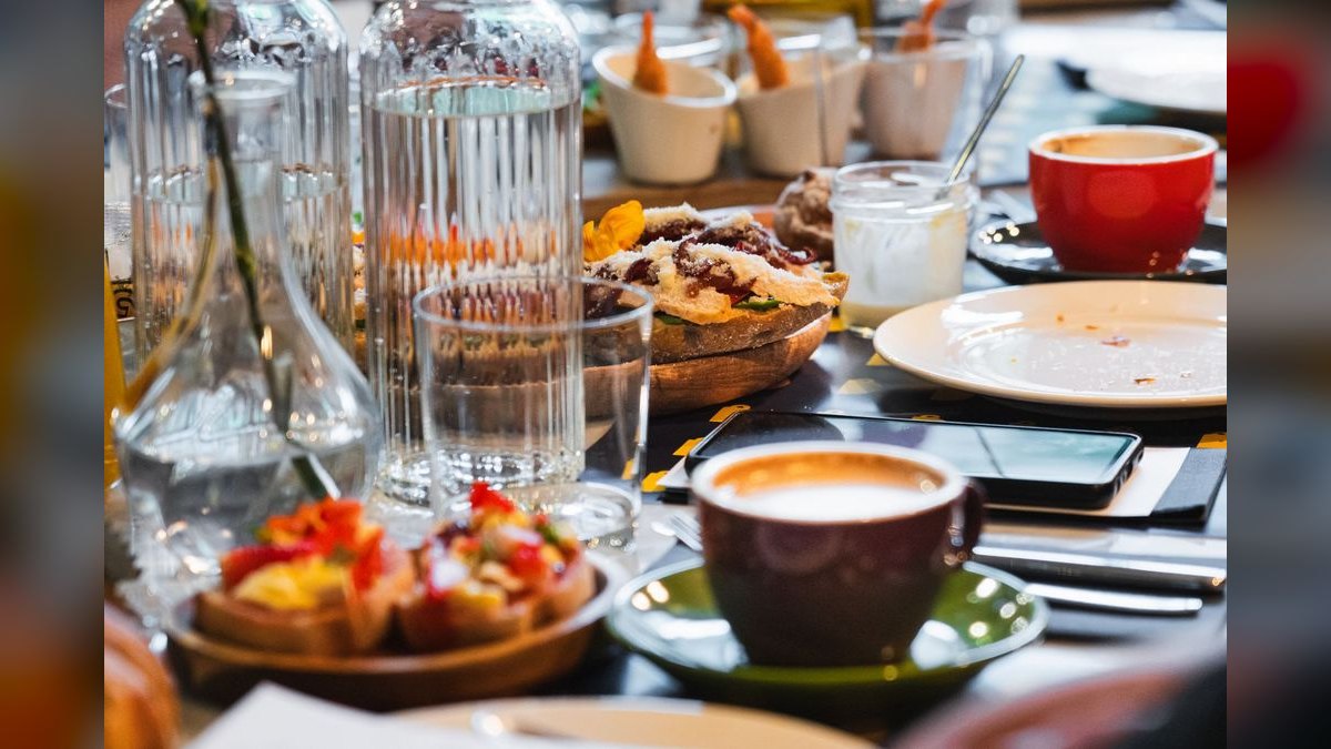 What does a fractional CRO do for a food and beverage business — figure 4
