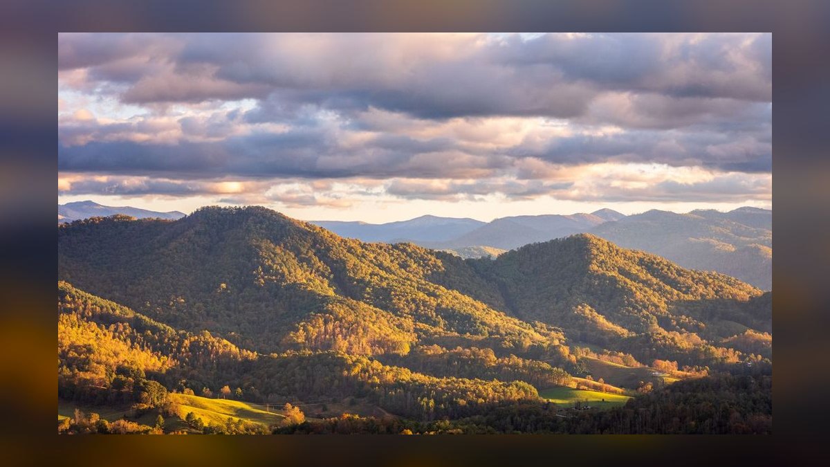 How does Tennessee's unique geography, from the Mississippi Delta to the Great Smoky Mountains, shape its distinct regional cuisines, music scenes, and cultural identities — figure 9