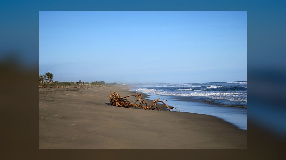 Top 10 Budget Beach Towns in 2027 — figure 5
