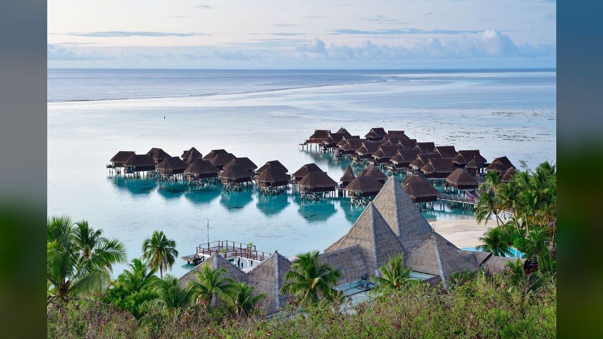 The 10 Best Overwater Resorts in Tahiti & the South Pacific (Fiji, Cook Islands & Beyond) in 2027 — figure 1