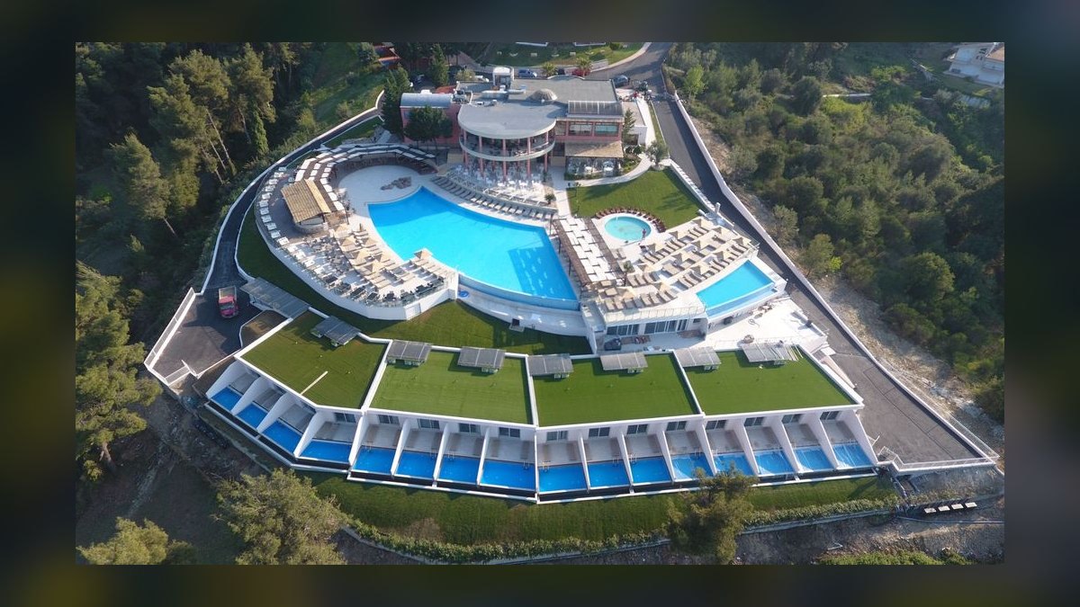 The 10 Best Adults-Only Luxury Resorts in Greece & the Mediterranean in 2027 — figure 7
