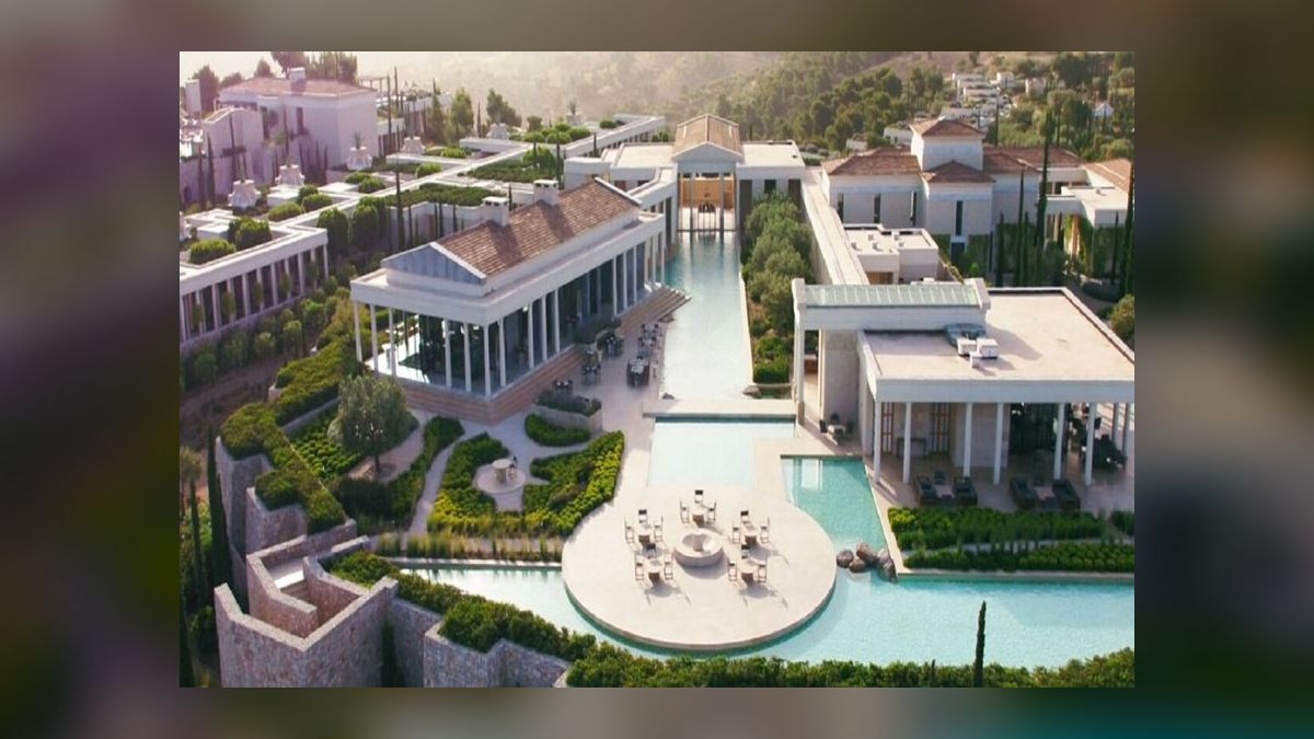 Top 10 Resorts in Greece in 2027 — figure 1