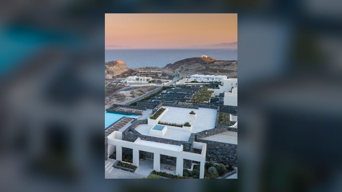 Top 10 Resorts in Santorini in 2027 — figure 1
