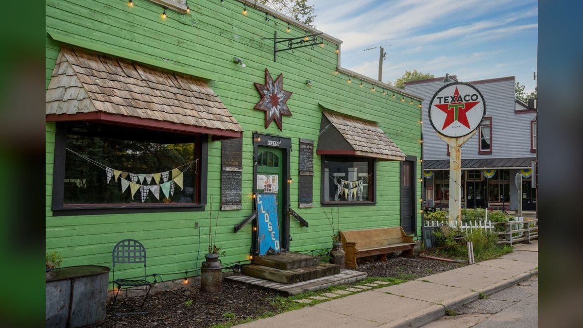 Top 10 Best Small Towns in America in 2027 — figure 1