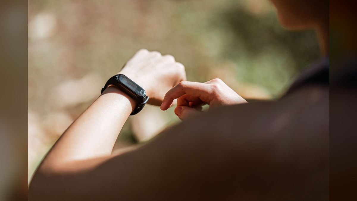 Top 10 Fitness Trackers 2027 — figure 1