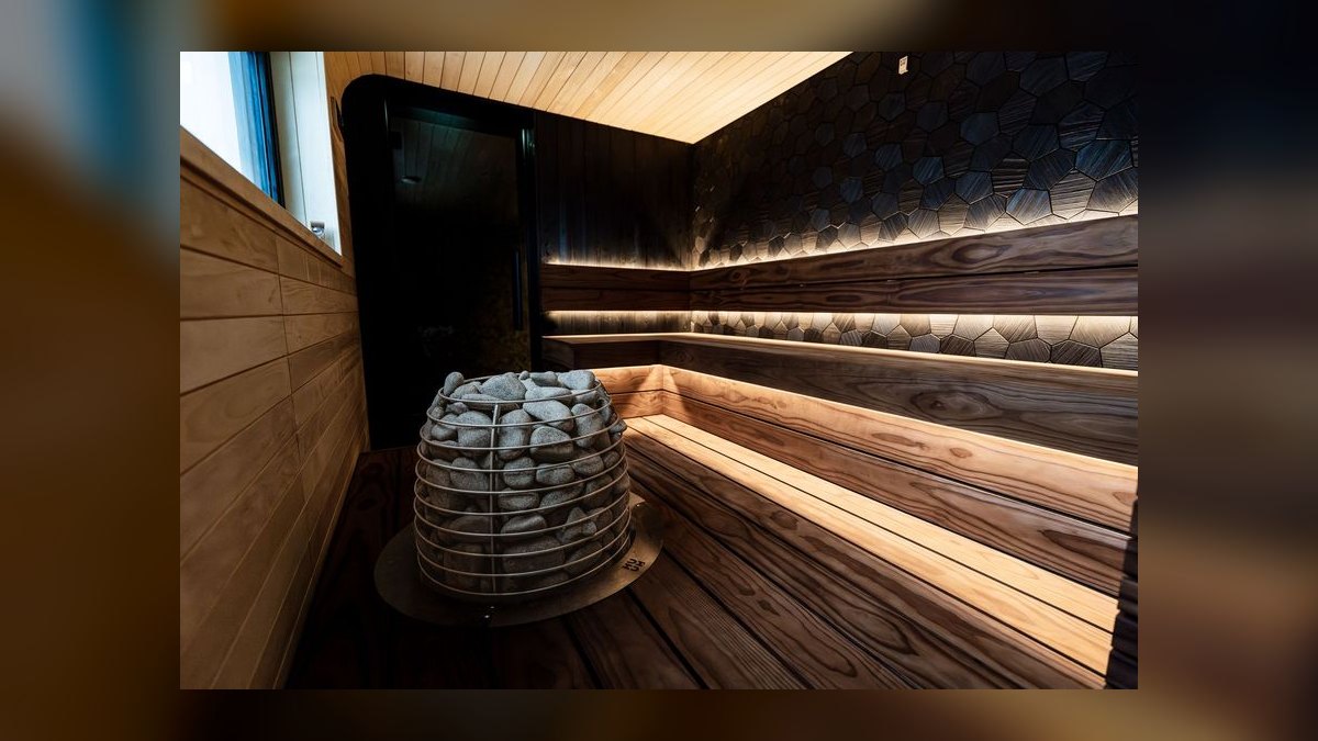 What is the difference between a sauna blanket and a traditional sauna in 2027 — figure 8